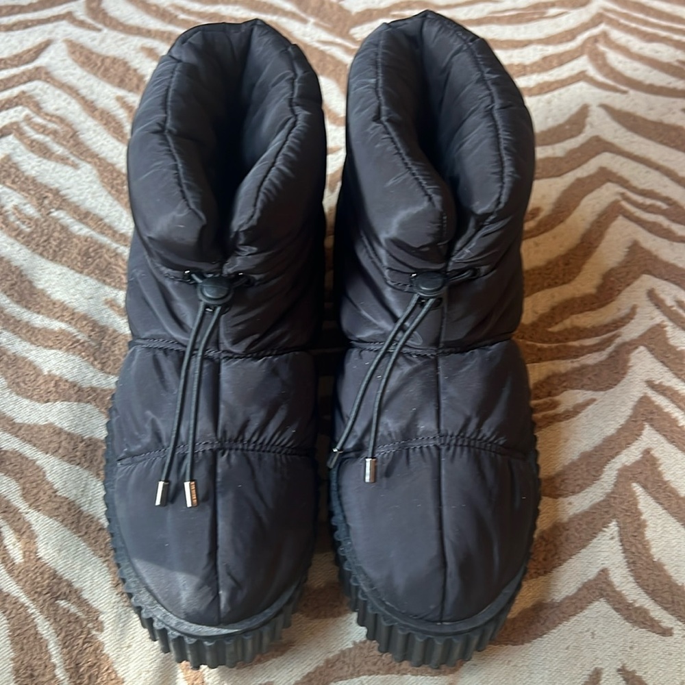 NWOT Mango Platform Quilted Ankle Winter Boots
